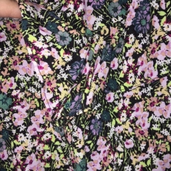 Wild Fable Pale Floral Ruffle Long Sleeve Blouse - Picture 7 of 7